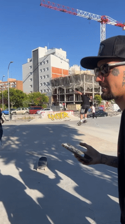 Afternoon skateboarding session draws crowds at Madrid skatepark