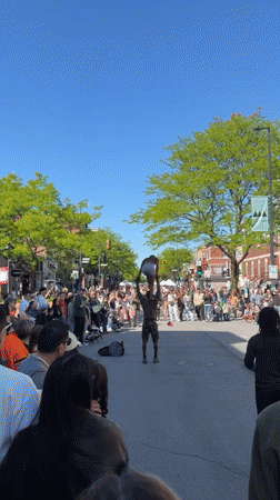 Street performers draw crowds on Montreal's Avenue du Mont-Royal
