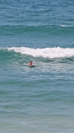 Tel Aviv morning: surfing session and wall repair work