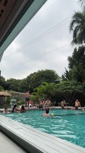 Pool gathering observed in Shunde District, China