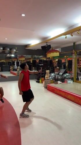 Dance fitness class in a Kuta studio, Bali
