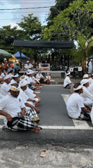 Traditional Balinese ceremony draws crowds on Kuta streets