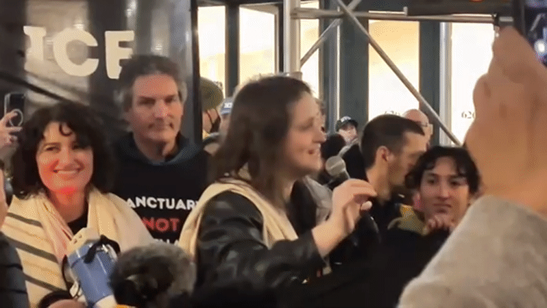 Anti-deportation protest rally held in NYC public square