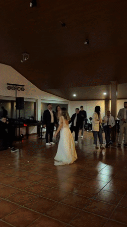 Wedding reception celebrates with dancing, chocolate fountain in Vila Real