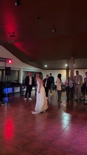 Wedding reception celebrates with dancing, chocolate fountain in Vila Real