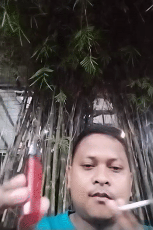 Man documents evening social outing in Lhokseumawe cafes