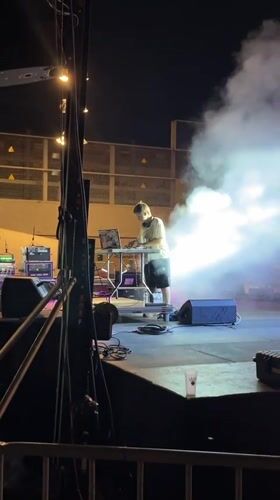 Late-night DJ set draws a crowd in Barcelona