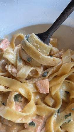 Lunch date documented at Dmitrov restaurant with pasta and flowers