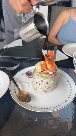 Diner documents seafood meal and dessert course in Puebla