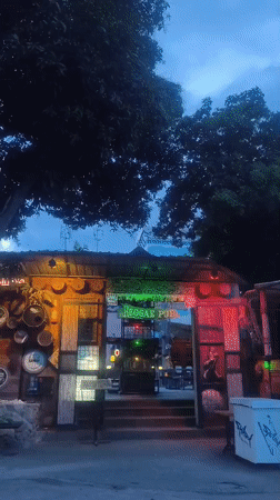 Evening nightlife scene captured at Baan Chaweng pubs