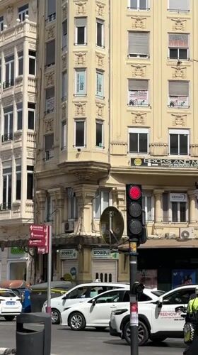 Traffic police manage Valencia intersection during morning hours