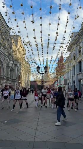 Choreographed street dance on a festive Moscow pedestrian boulevard