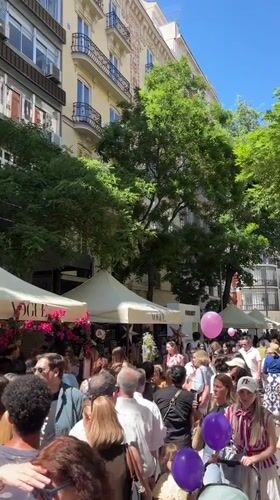 Vogue España hosts spring flower market in Madrid