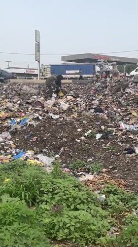 Nigeria: Street scavenging and parked tractors observed in Plateau
