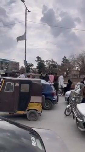 Morning traffic jam clogs Quetta intersection near IT University