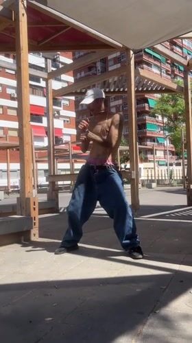 Skate and parkour session at a Barcelona park shelter