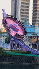 Seoul amusement park rides and lake boats captured by witnesses