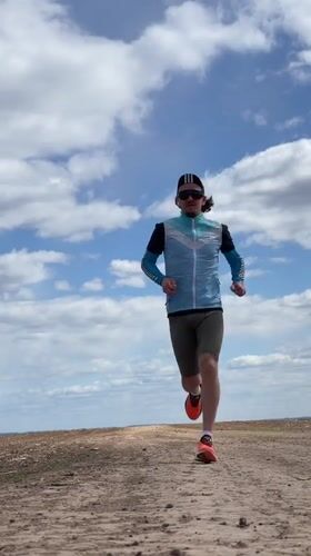 Runner spotted on dirt road in Perevoznoe, Russia