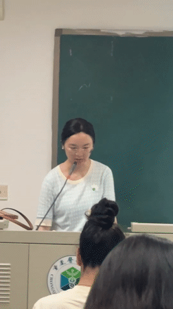 Educational activities documented across Yuzhong District classrooms