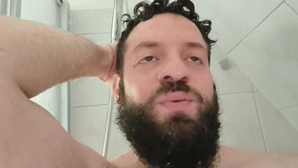 Man showering captured by witnesses in Diepholz, Germany