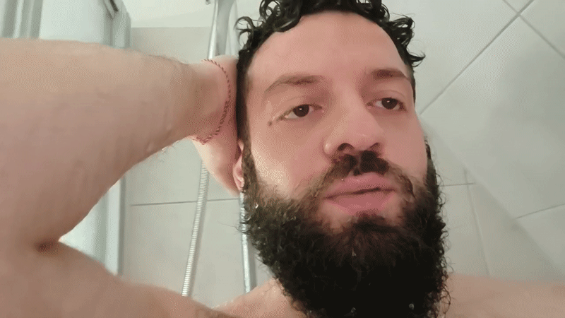 Man showering captured by witnesses in Diepholz, Germany
