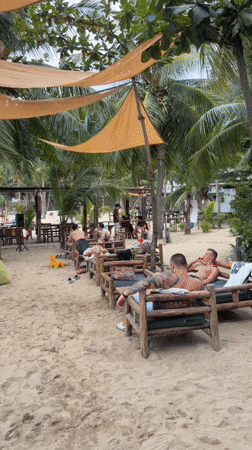 Overcast morning at a Da Nang beach club, live music and all