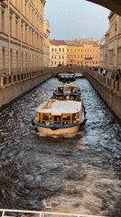 Tourist documents hour-long walking tour of central Saint Petersburg landmarks