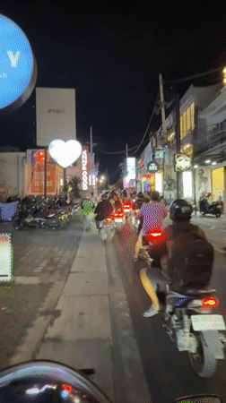 Night traffic congestion documented in North Kuta commercial district
