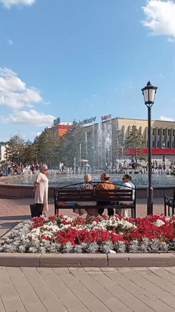 Traditional craft market fills Kostanay's city center on summer day