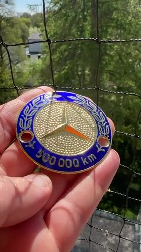 Munich resident celebrates Mercedes 500K milestone with garden commemoration