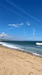 Sunny afternoon draws crowds to Barcelona beaches