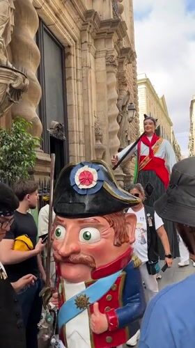 Street-level Barcelona: shops, bars, and midday foot traffic