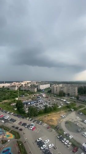 Heavy rainstorm rolls through Yekaterinburg's residential districts