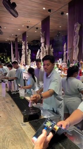 A Bali nightlife session: drinks, dancing, and late-night bites