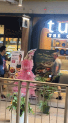 Central Samui Neon Run participants gather, stretch, dine before race