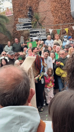 Traditional Green Man parade draws crowds in St Leonards