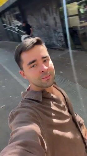 Sunday morning Barcelona: selfies, coffee, and cyclists