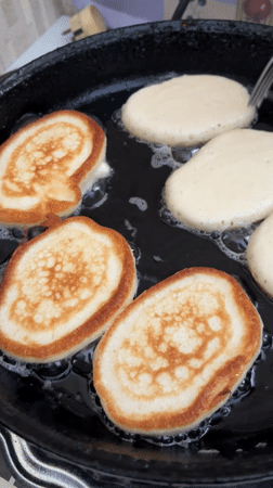 Morning cooking documented in Ust-Ilimsk: pancakes and cold soup