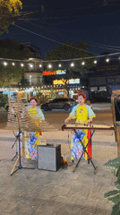 Traditional áo dài street musicians perform in Đà Nẵng