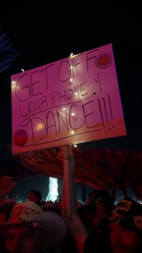 Nighttime music festival draws crowds in Indio, California