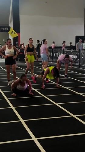 Women compete in HYROX fitness event in Puebla arena
