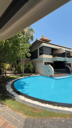 Woman documents morning visit to Dubai luxury resort