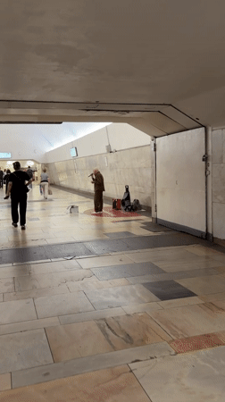Live singing in a Moscow underground pedestrian walkway