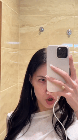 Evening at home in Khimki: mirror selfies and downtime