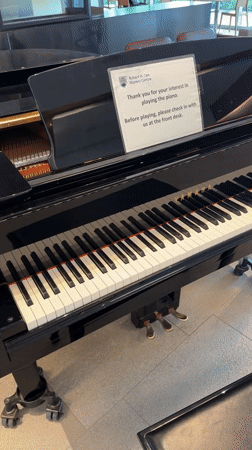 Totem poles and a grand piano around Vancouver