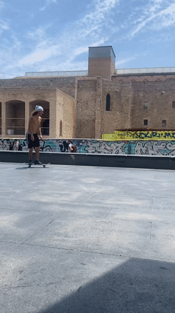 Street performers, skateboarders share Barcelona plaza amid police presence