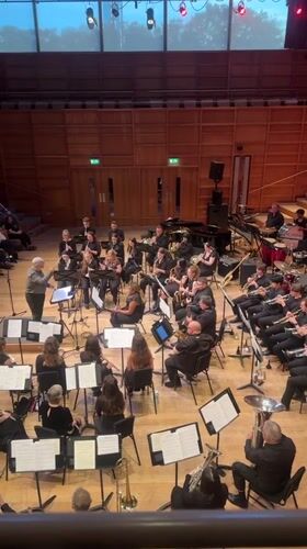 Wind band performs evening concert in Canterbury hall