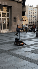 Spring afternoon street performance draws crowds in Belgrade