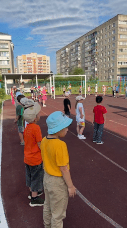 Early morning life in Novoaltaysk: school activities and daily moments