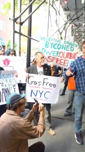 Protesters demonstrate against Con Edison rates, policies in NYC